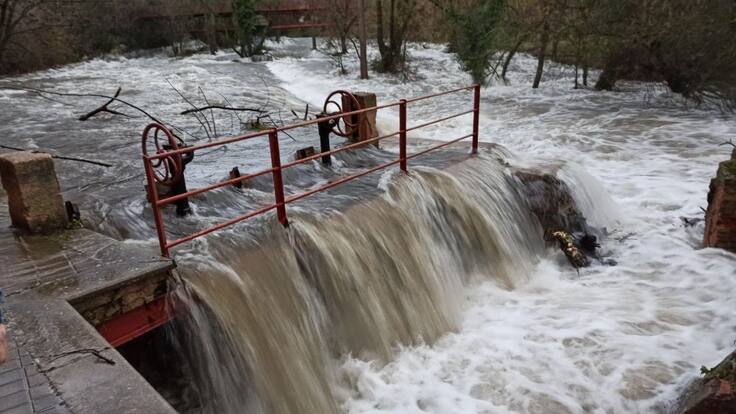 Vecinos de la calle Anselmo Carretero cuentan su experiencia tras las inundaciones del rio Eresma