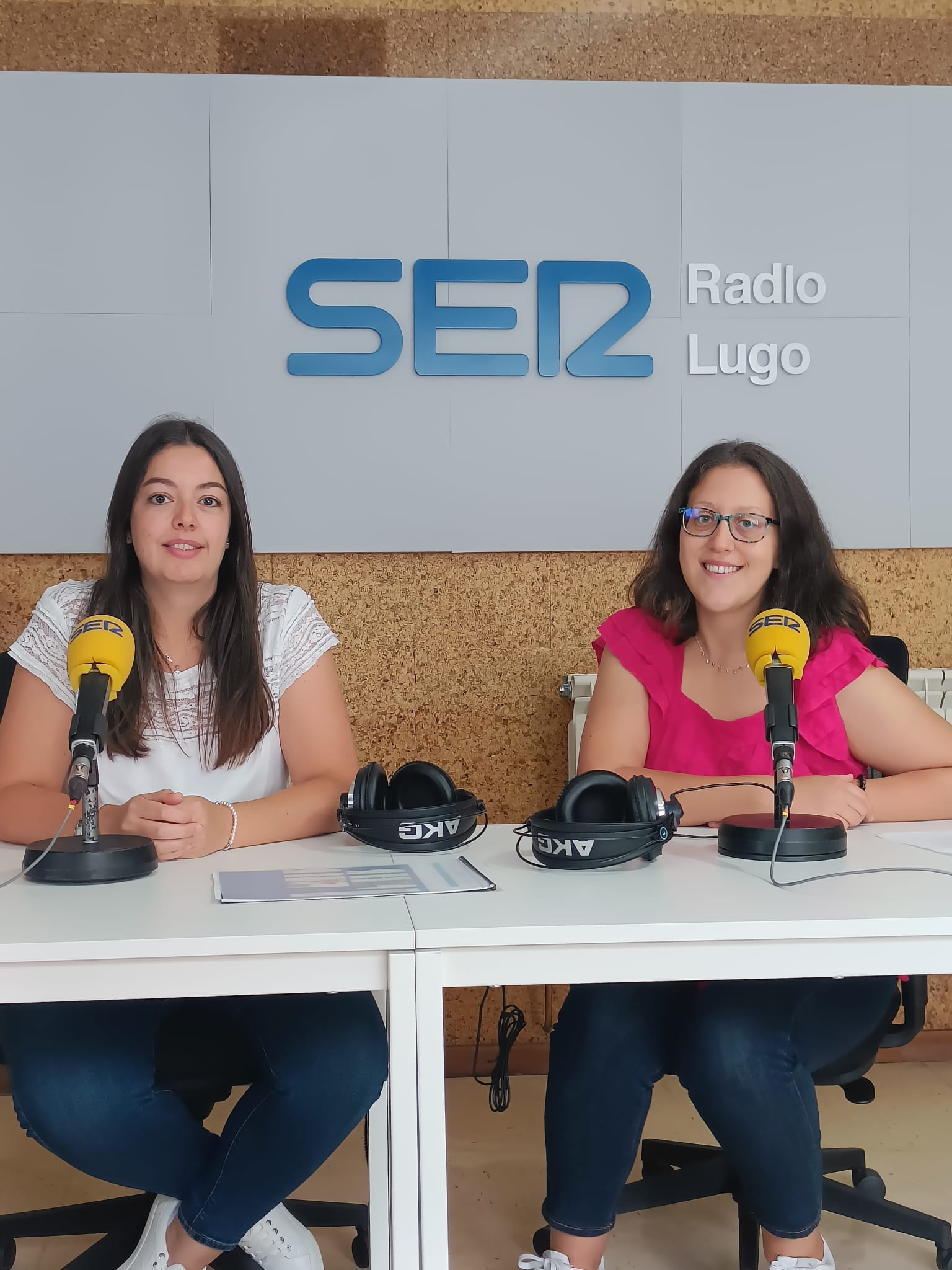 Laura Ferreira y Antía Pérez en Radio Lugo