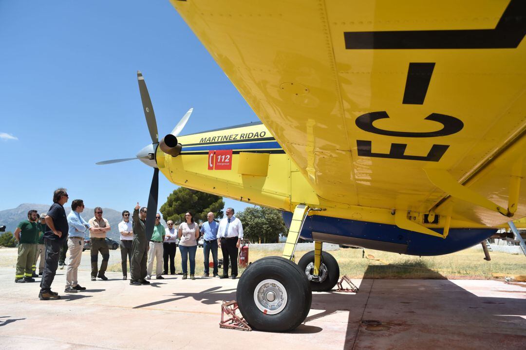 El Delegado del Gobierno en Granada supervisa medios aéreos del Plan Infoca