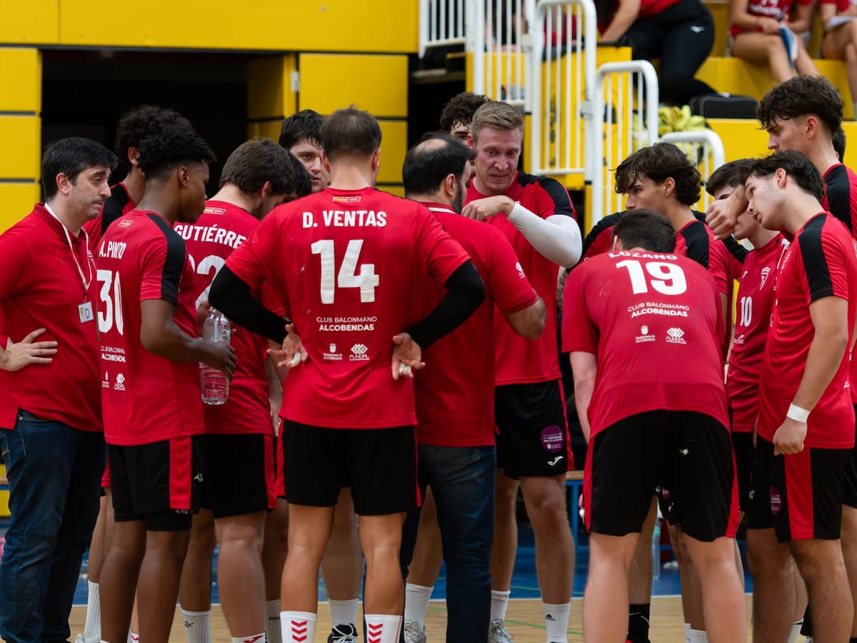 El Balonmano Alcobendas rompe la mala racha y vuelve a ganar en el Pabellón de Los Sueños