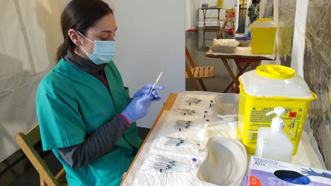 Archivo - Vacunación contra la COVID-19