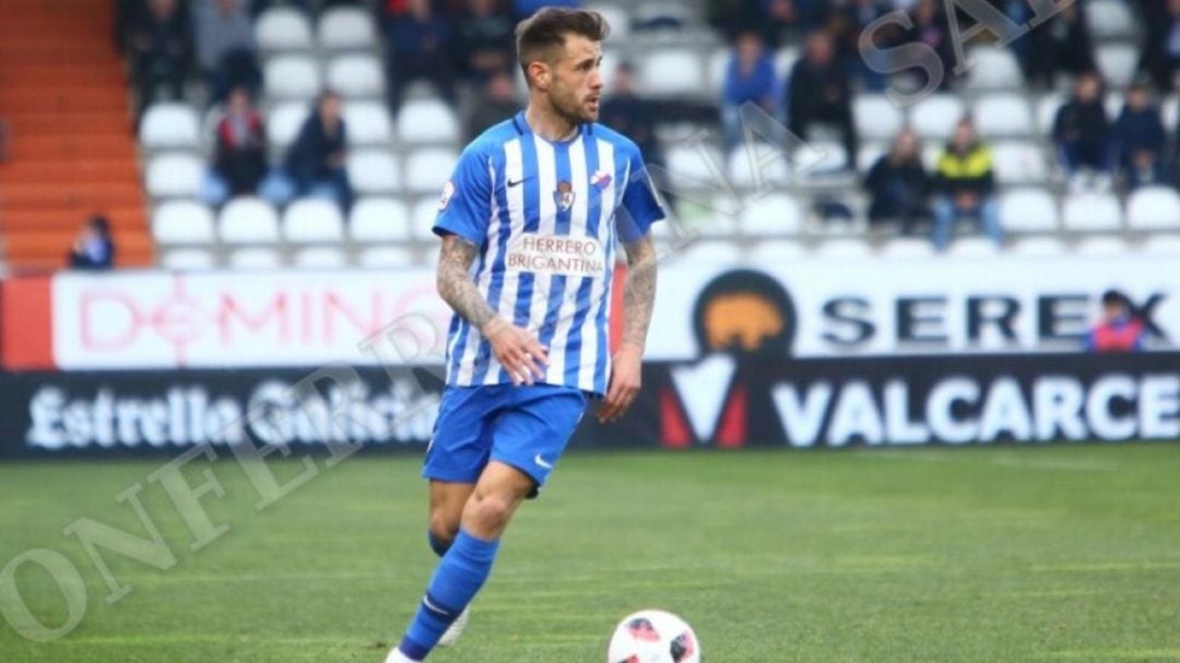 El central vasco jugará cedido en el Racing de Ferrol