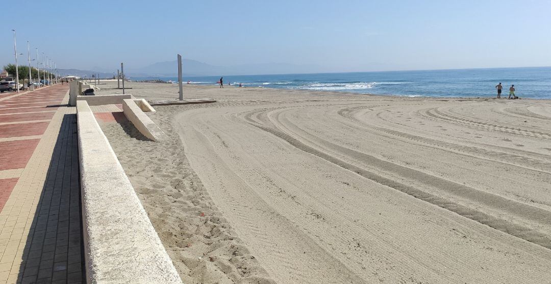 Trabajos en la playa de Levante.