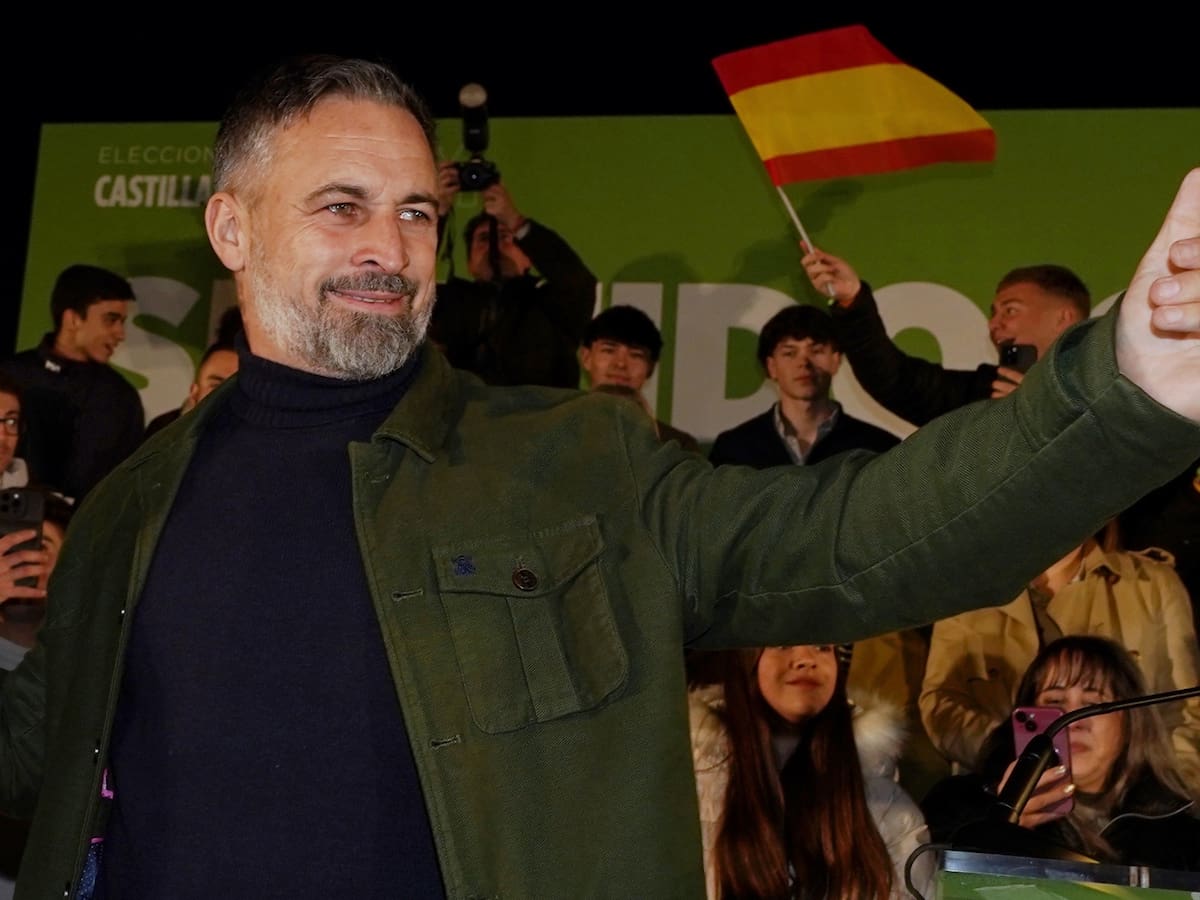 Vox sigue creciendo a costa del PP, que no logra frenar las fugas al partido de Abascal