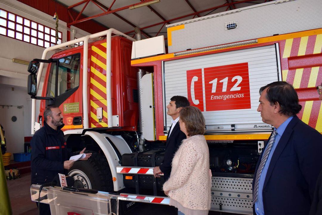 Visita insitucional al Parque de Bomberos de Guadix