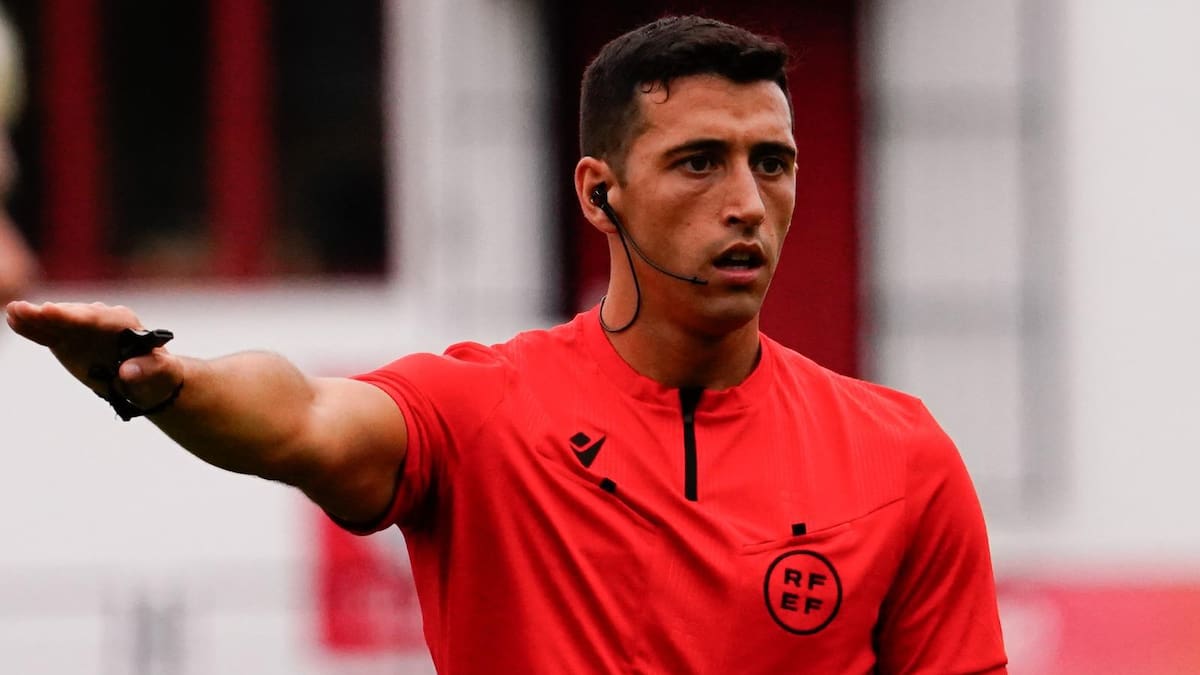 De la anécdota con una PlayStation a estar a un paso de poder pitar en la élite: Gorka Etayo se estrenará en Segunda División