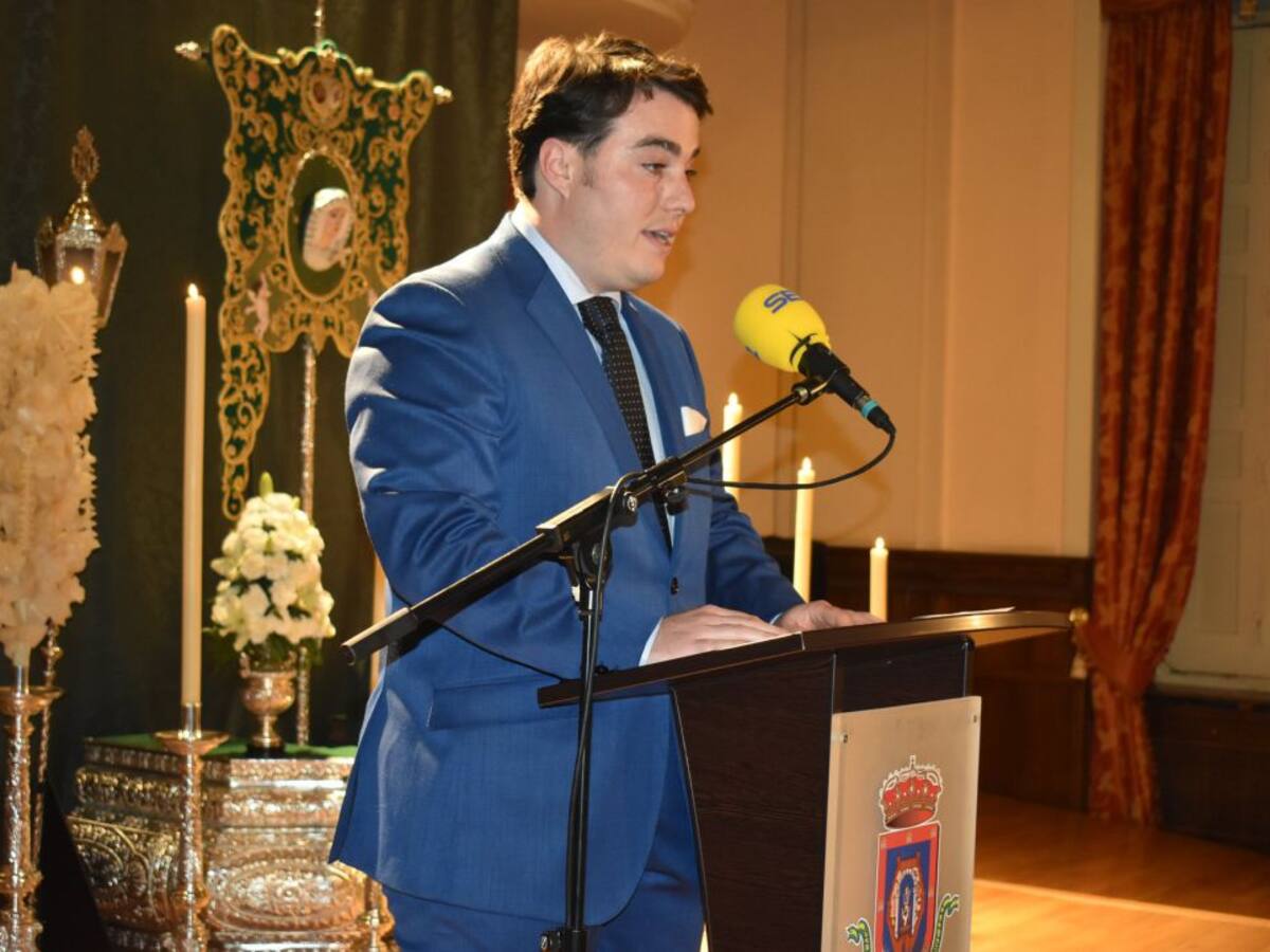 El pregón, donde la ciudad se debe ver y los cofrades se deben mirar