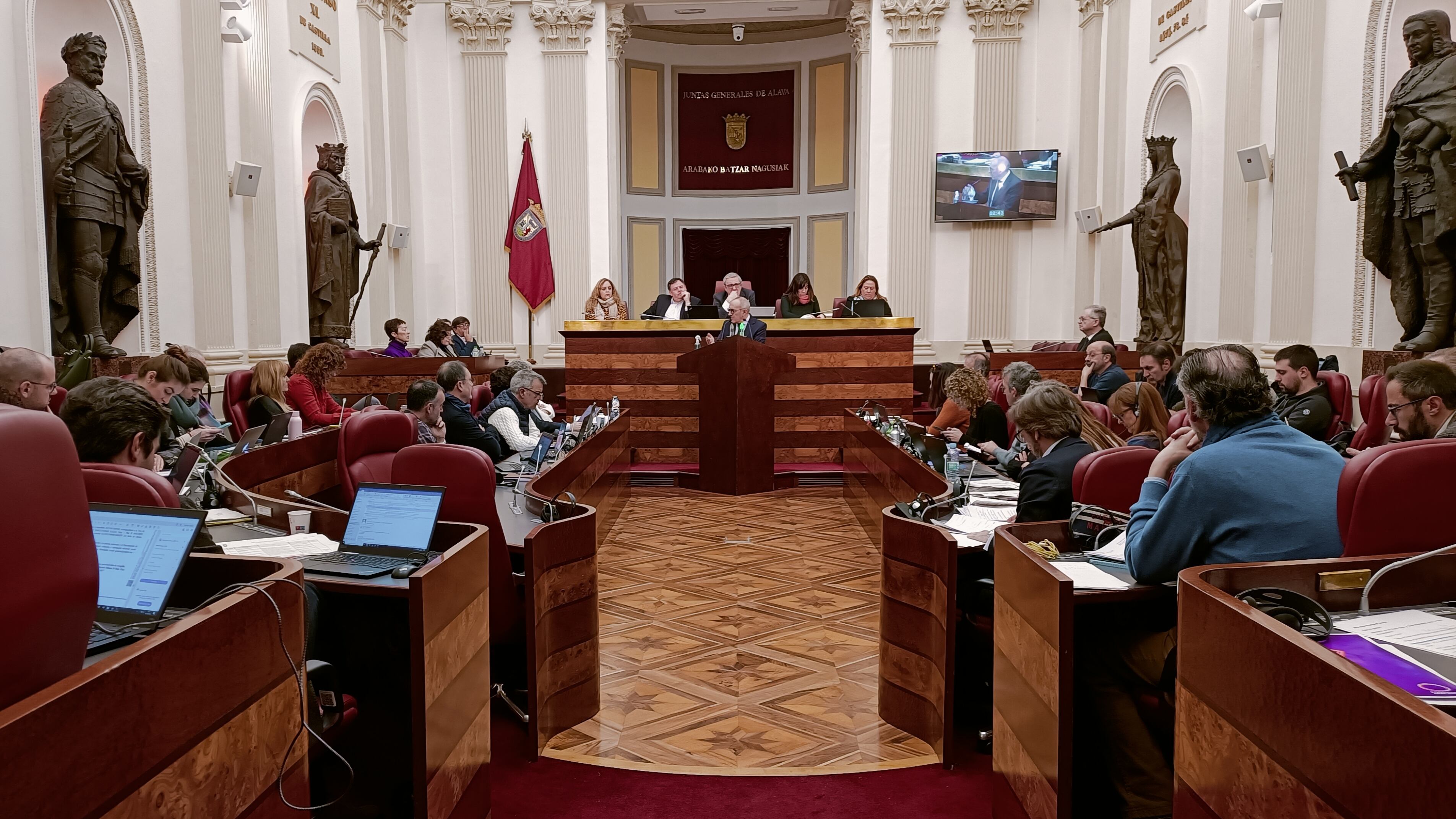 El diputado general de Álava interviene en el pleno de control