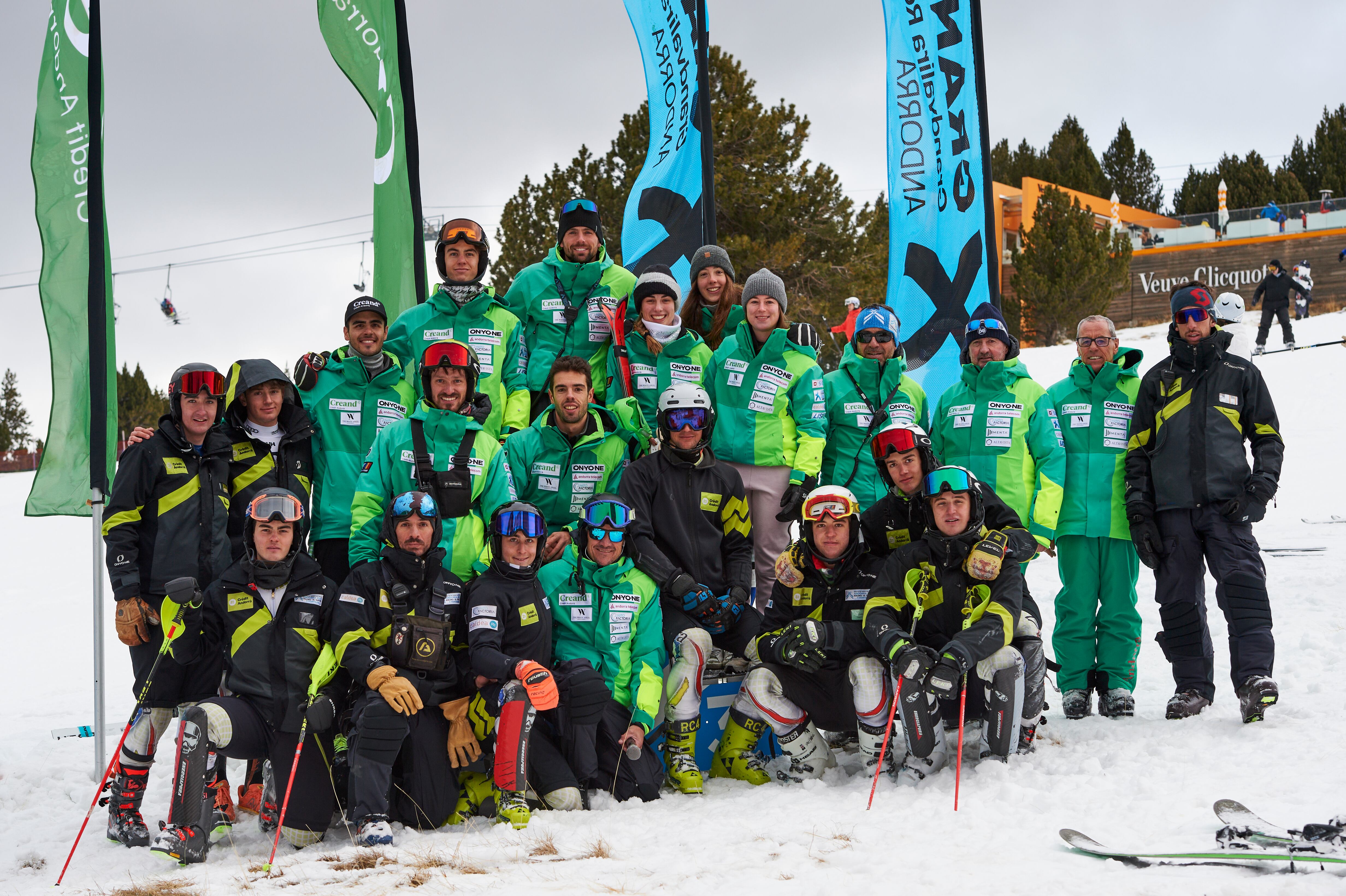 L'equip de la FAE als eslàloms d'Andorra de cap d'any.
