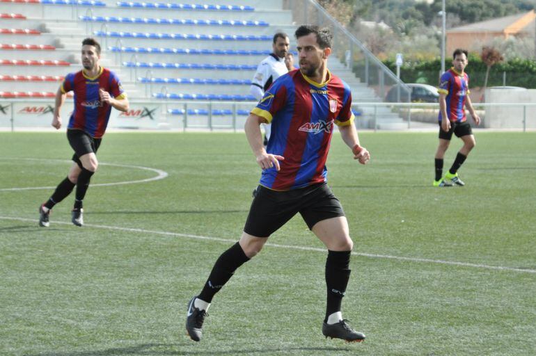 Ferrán Tacón vuelve a la convocatoria y puede tener minutos tras la lesión