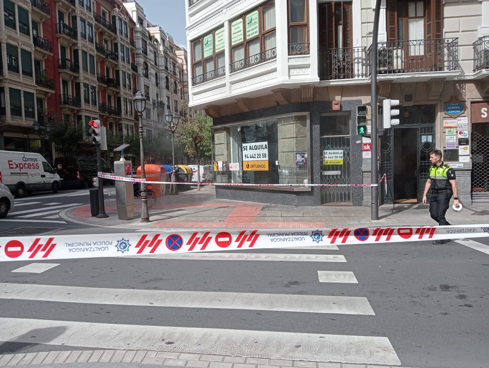 El suceso ha tenido lugar en las calles General Concha y Alameda Urquijo en Bilbao sobre las doce del medio día