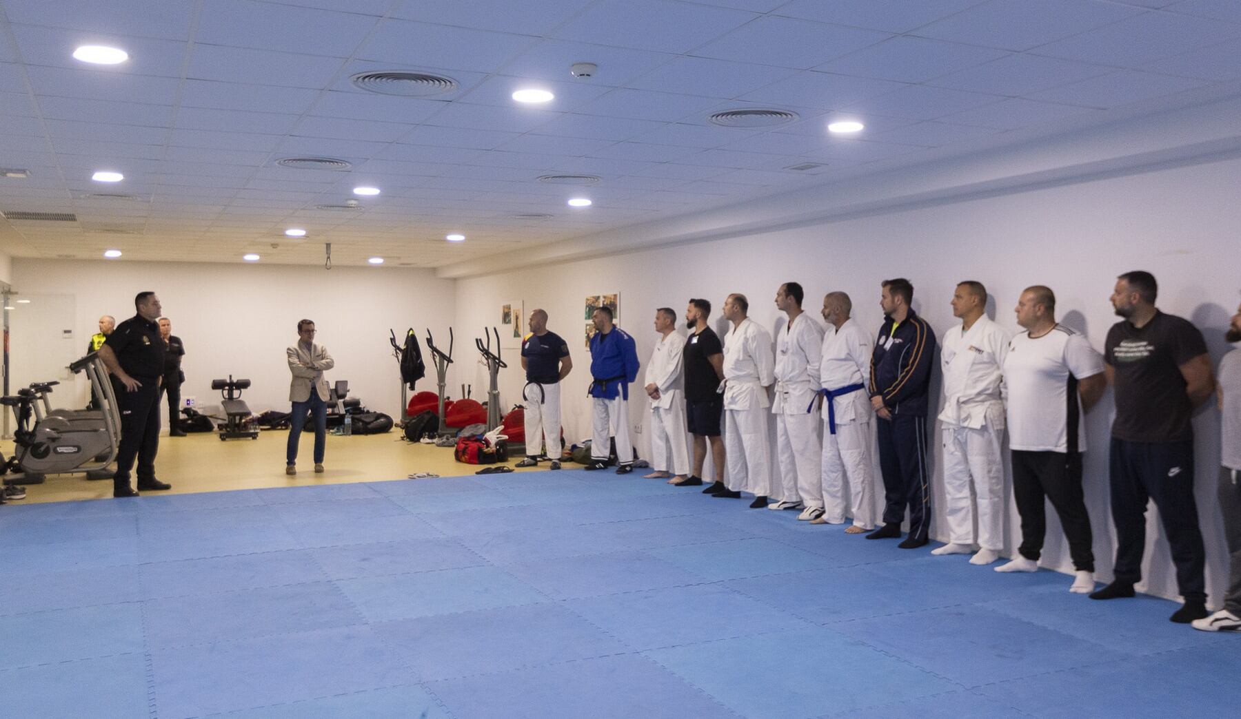 Curso de defensa personal de la Policía Nacional en Gandia