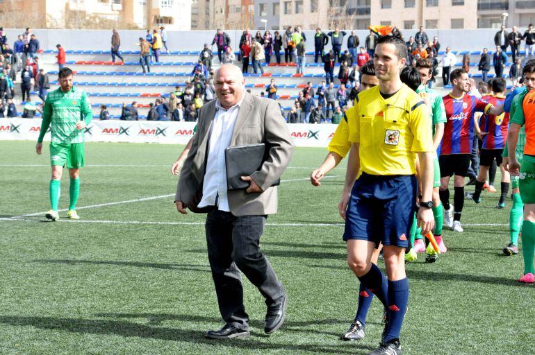Antonio Cerdá ejerciendo su función de delegado