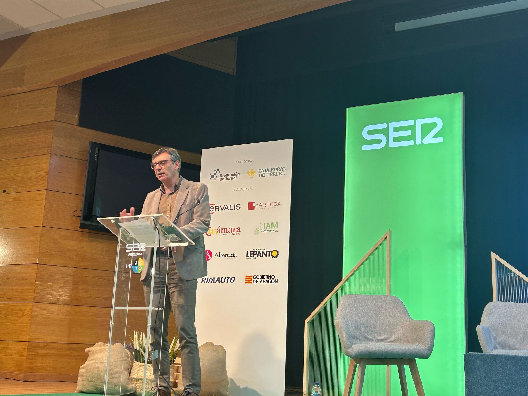 Concluye el I+D Agro de Teruel, el director general de producción agraria del Gobierno de Aragón, Carlos Calvo