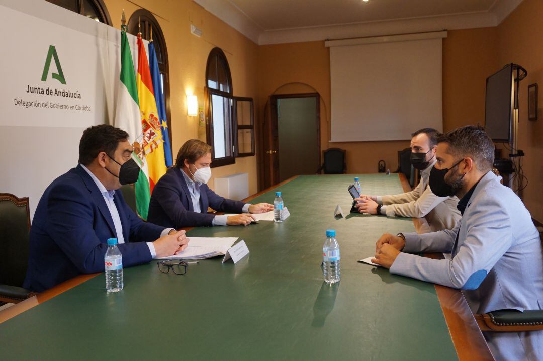 Reunión entre el delegado de Gobierno. Antonio Repullo, delegado Empleo, Ángel Herrador,  presidente de ATA-Andalucía, Rafael Amor, y secretario general de ATA-Andalucía, Daniel Muñoz.