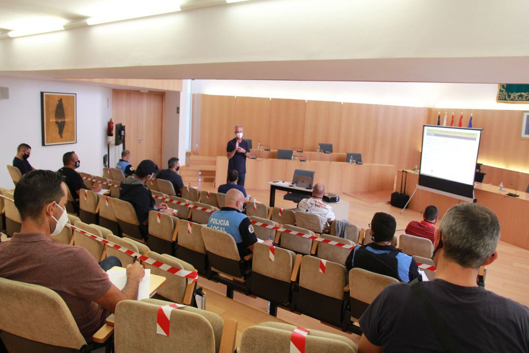 El curso está siendo impartido por el experto universitario en Logística y Transporte, Juan Fulgencio Guerrero.