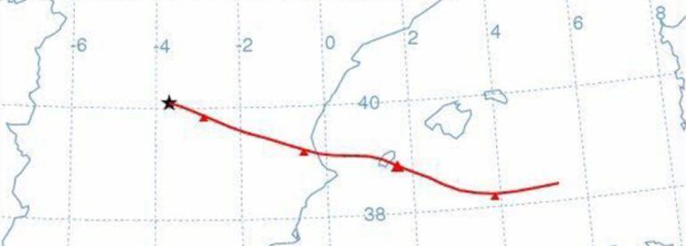 La dirección del viento dirige la nube de humo hacia el Mediterráneo.