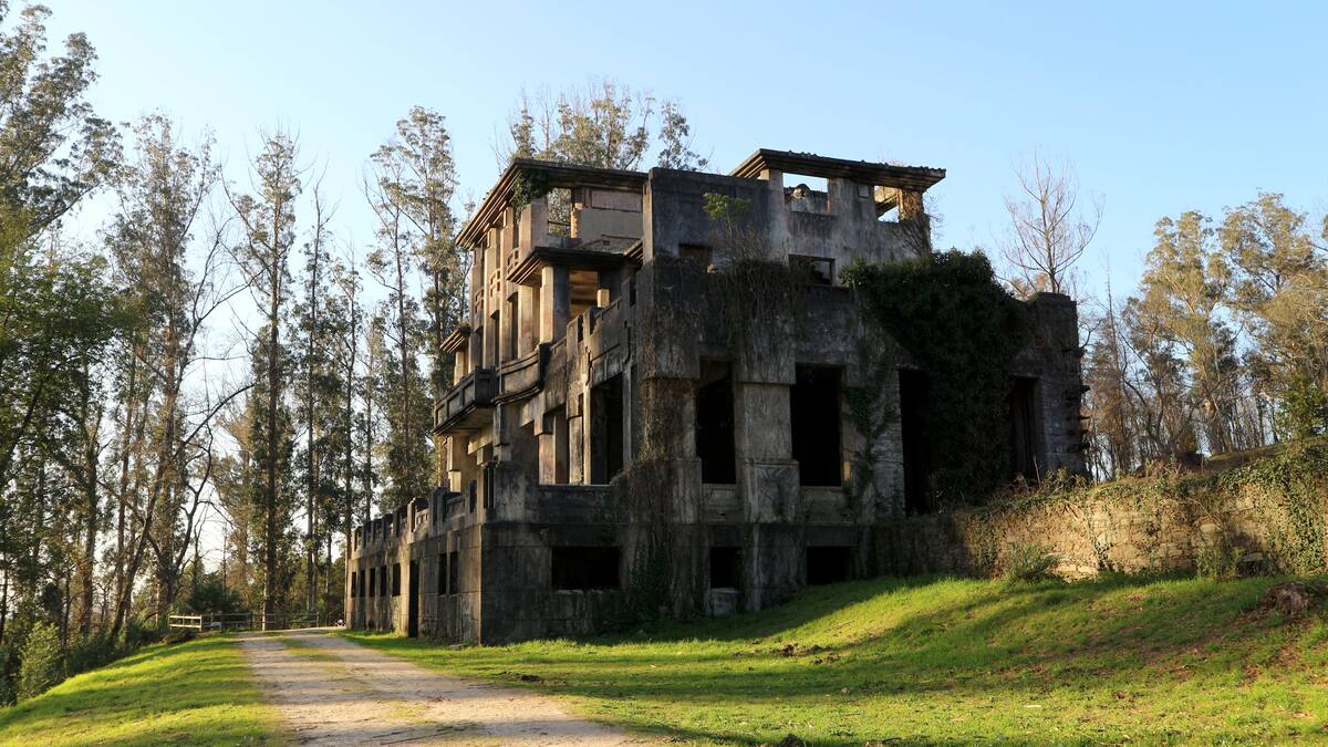 Avanzan las obras de recuperación del antiguo sanatorio de O Paxarón en Oza-Cesuras