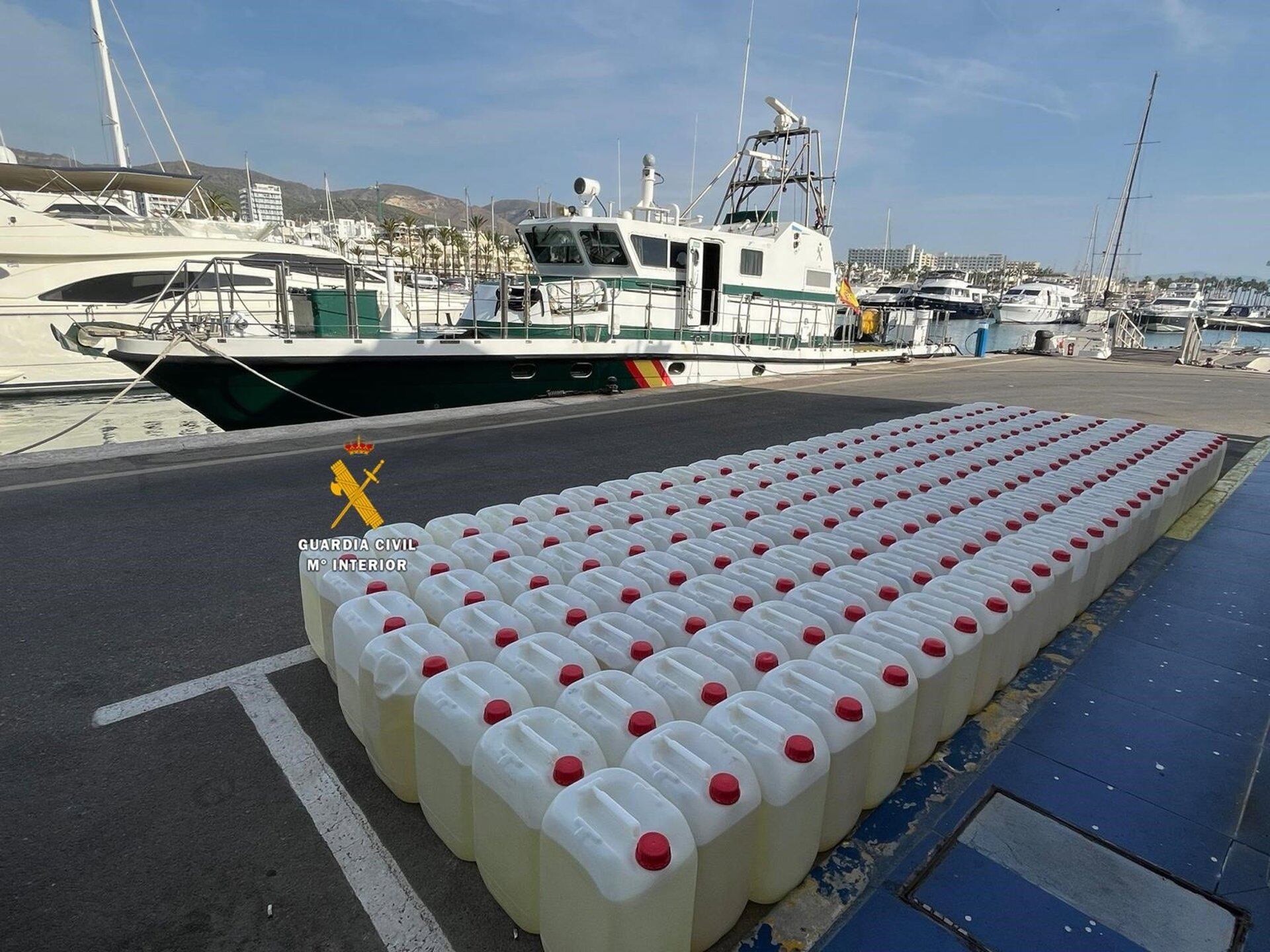 23/09/2025 Embarcación interceptada con 192 garrafas de gasolina en Marbella.
POLITICA
GC