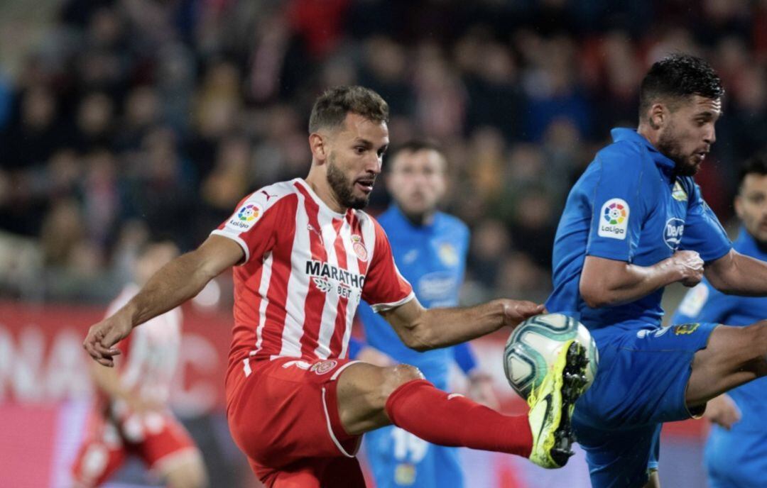 Stuani controla la pilota