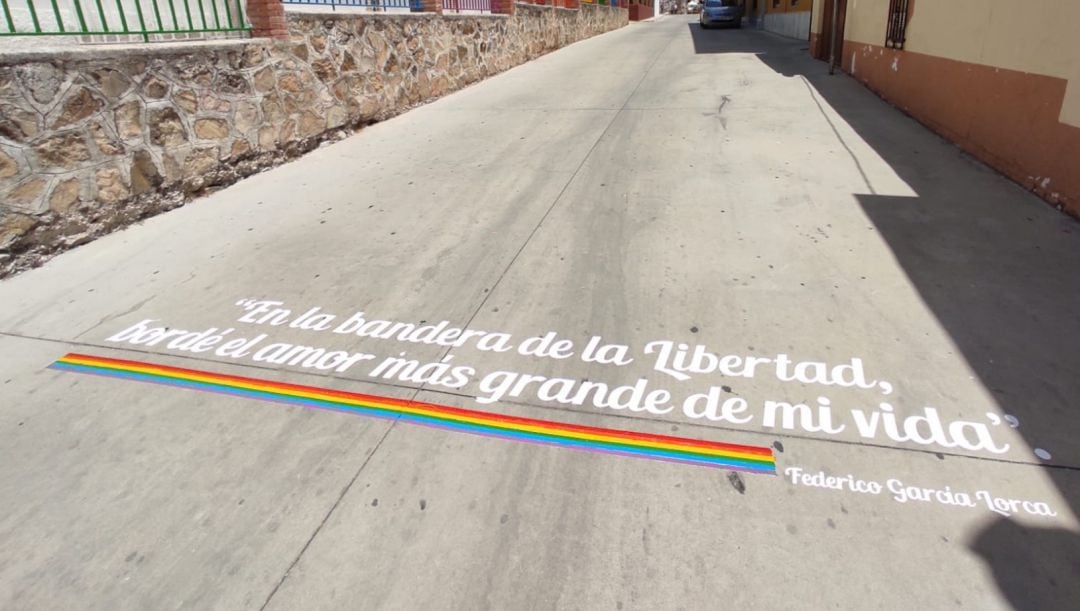 Pintada con motivo del II Orgullo LGTBI de Begíjar con una frase del escritor Federico García Lorca