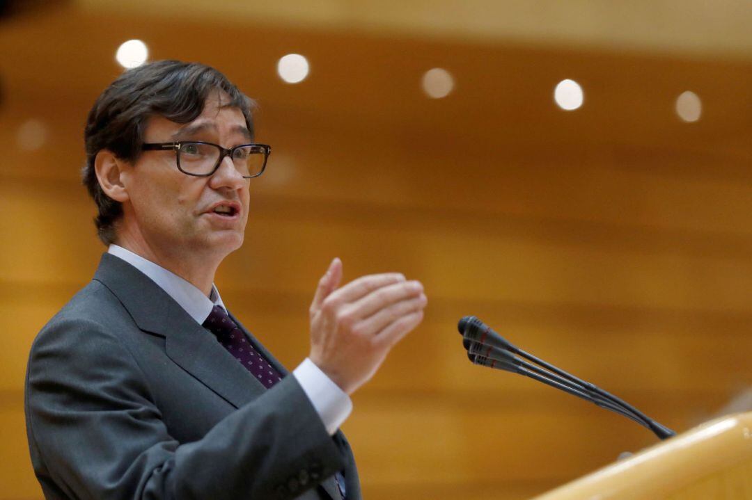 El ministro de Sanidad, Salvador Illa, durante una sesión de control al gobierno en el Pleno del Senado en Madrid 