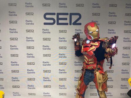 El Iron Man Runner en los estudios de Radio Gandia SER
