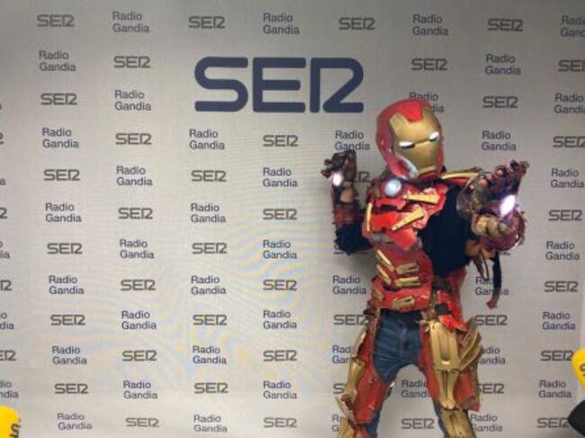 El Iron Man Runner en los estudios de Radio Gandia SER