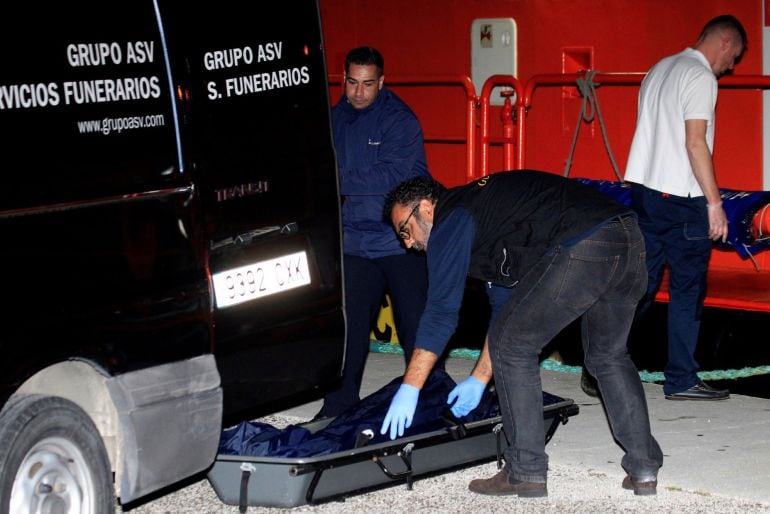 Servicios funerarios ante una nueva muerte en el Estrecho