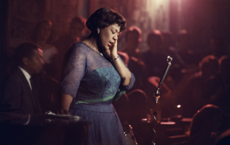 Ella Fitzgerald durante una actuación en Nueva York en 1958