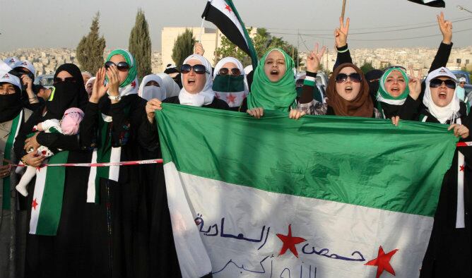 Mujeres sirias protestan en contra del presidente Al-Assad