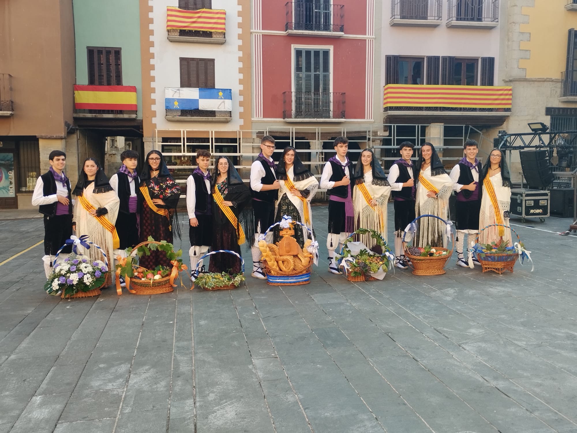 Repatanes y Repatanas en la Plaza Mayor de Graus