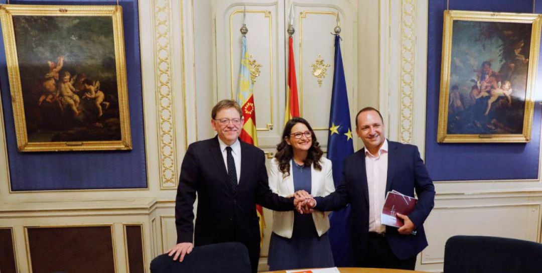 Foto de archivo del primer encuentro entre Ximo Puig, Mónica Oltra y Rubén Martínez Dalmau