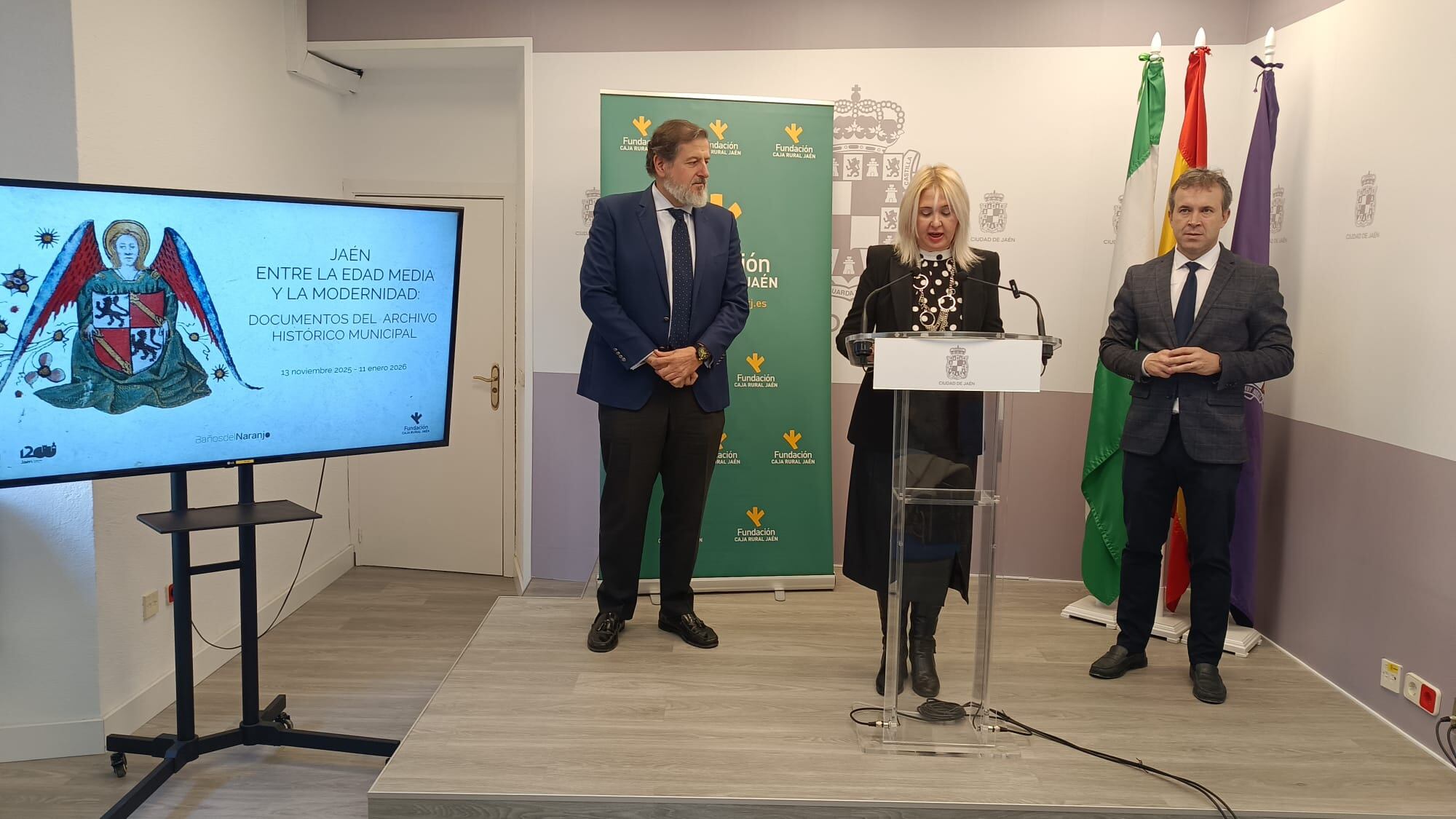 Luis Jesús García-Lomas, María Espejo y Julio Millán presentan la exposición.