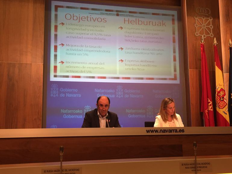 Manu Ayerdi e Izaskun Goñi durante la presentación del II Plan de Emprendimiento de Navarra