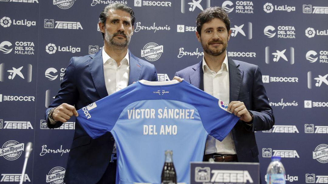 Víctor Sánchez junto a Caminero en su presentación con el Málaga