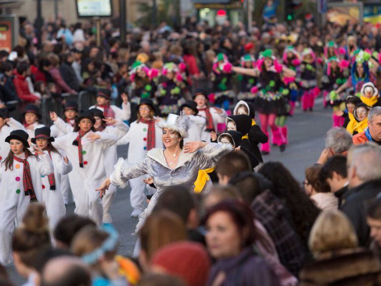 El concurso de comparsas y carrozas será durante la jornada del sábado y del domingo por la tarde.