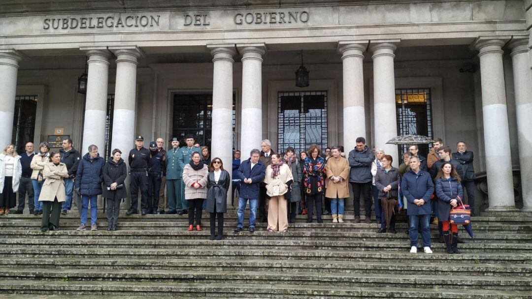 Minuto de silencio en la Subdelegación del Gobierno en repulsa de la violencia machista