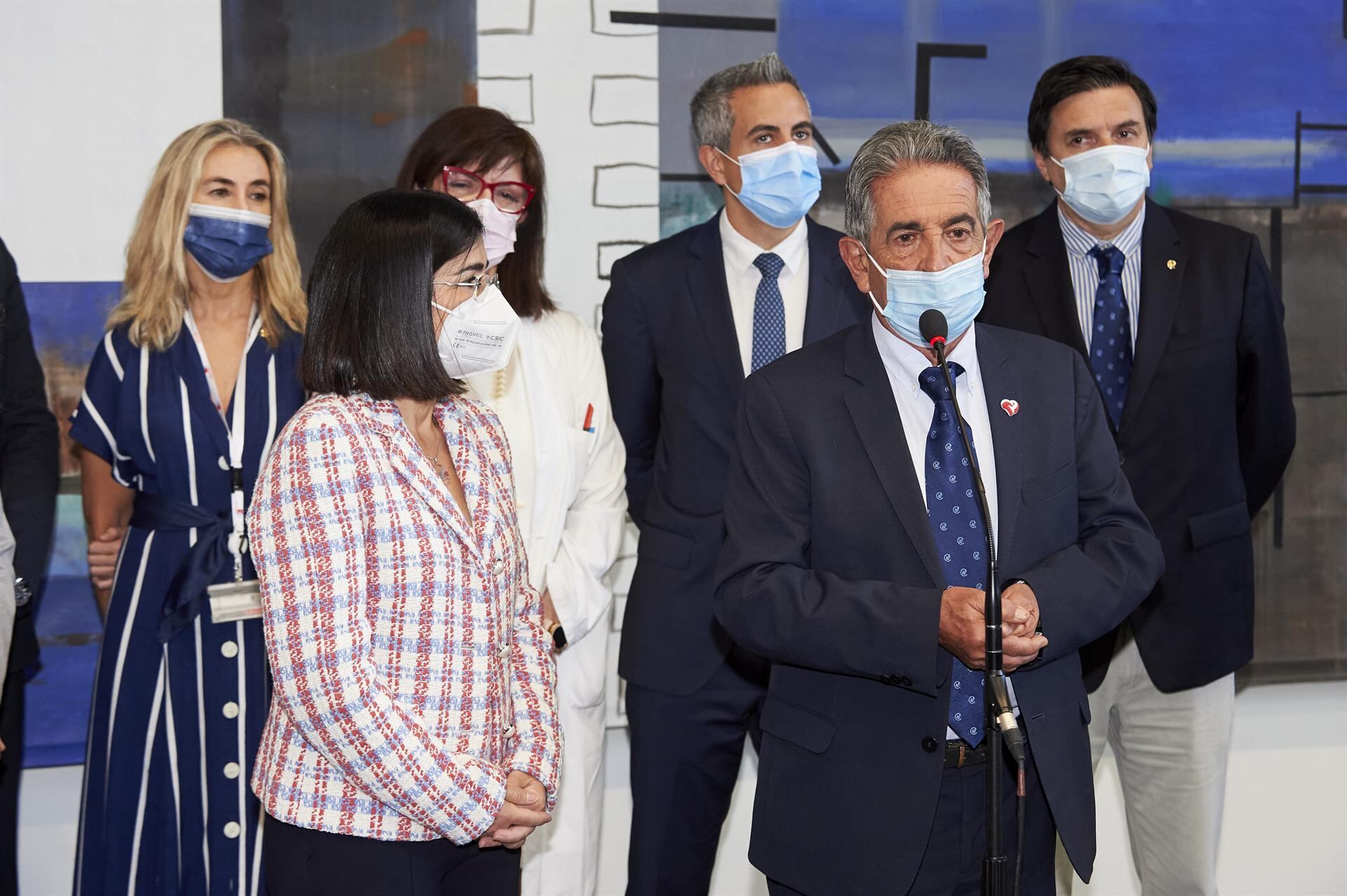 Imagen de archivo de Carolina Darias y Miguel Ángel Revilla en una visita al Hospital Valdecilla.