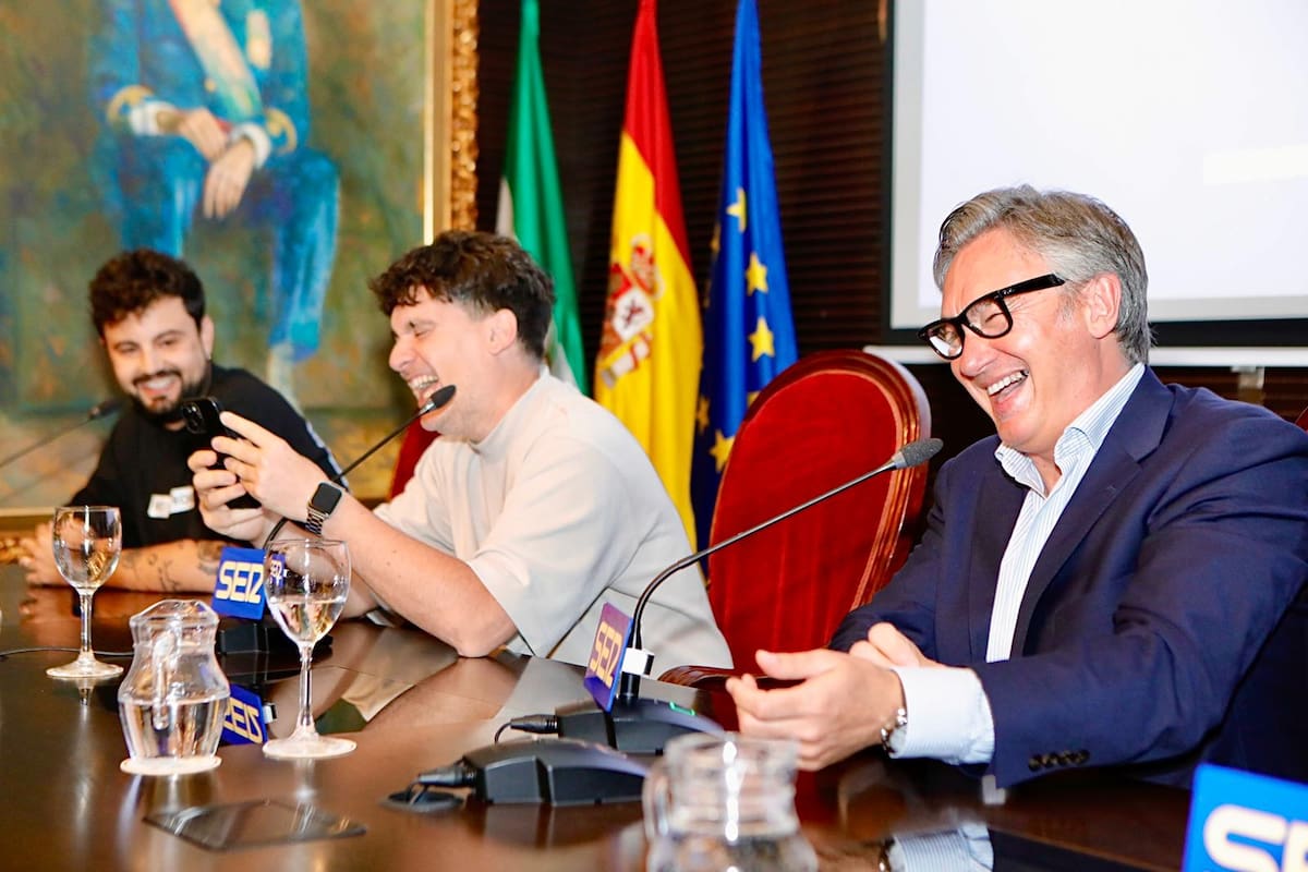 En las vísperas del inicio de la campaña electoral, el candidato de Vox a la presidencia de la Junta de Andalucía, participa en el Encuentro SER celebrado en el salón de actos de la Cámara de Comercio de Sevilla