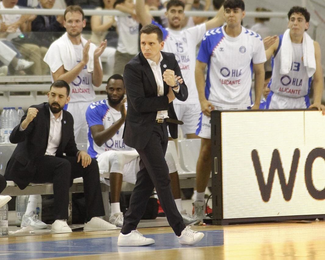 Rubén Perelló, entrenador del HLA Alicante