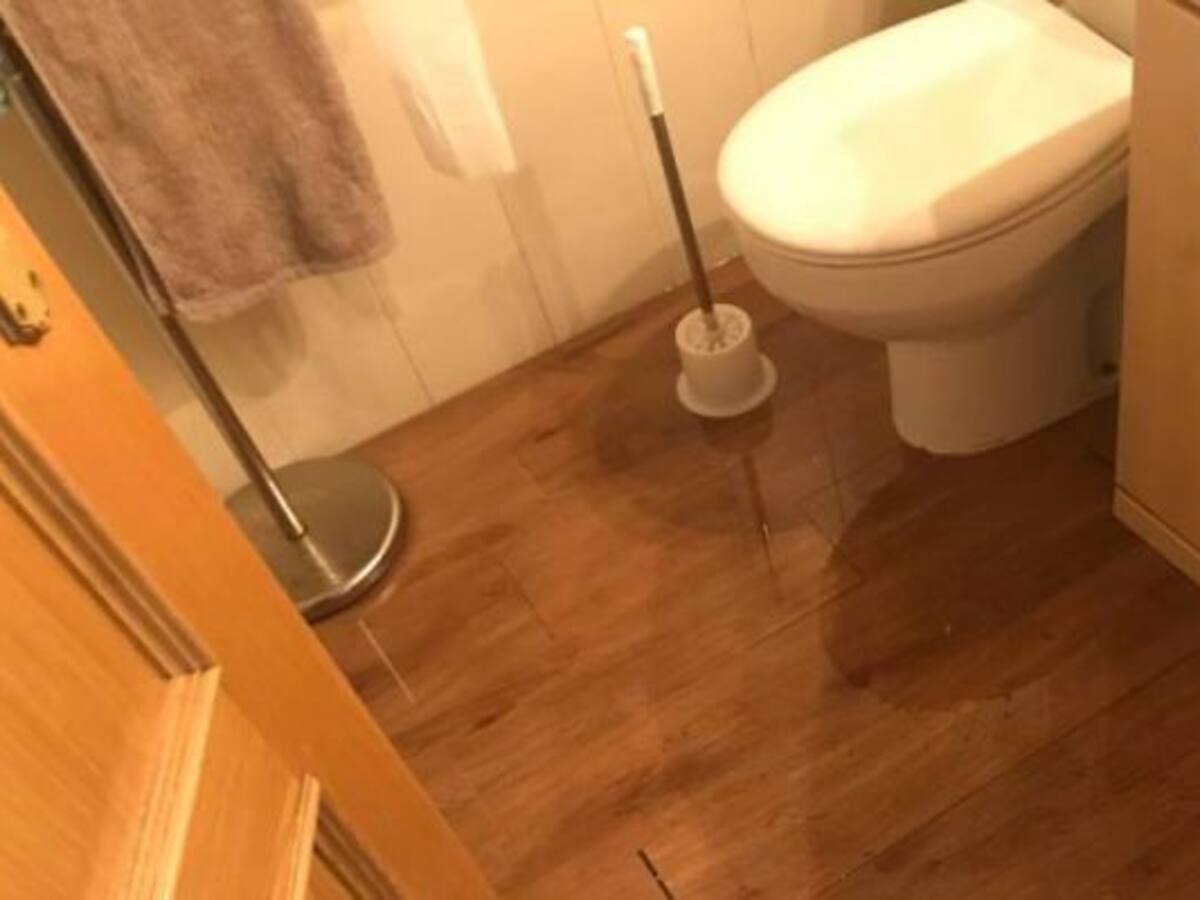 El agua salía por el váter de las casas del barrio de Sacramento de Sanse