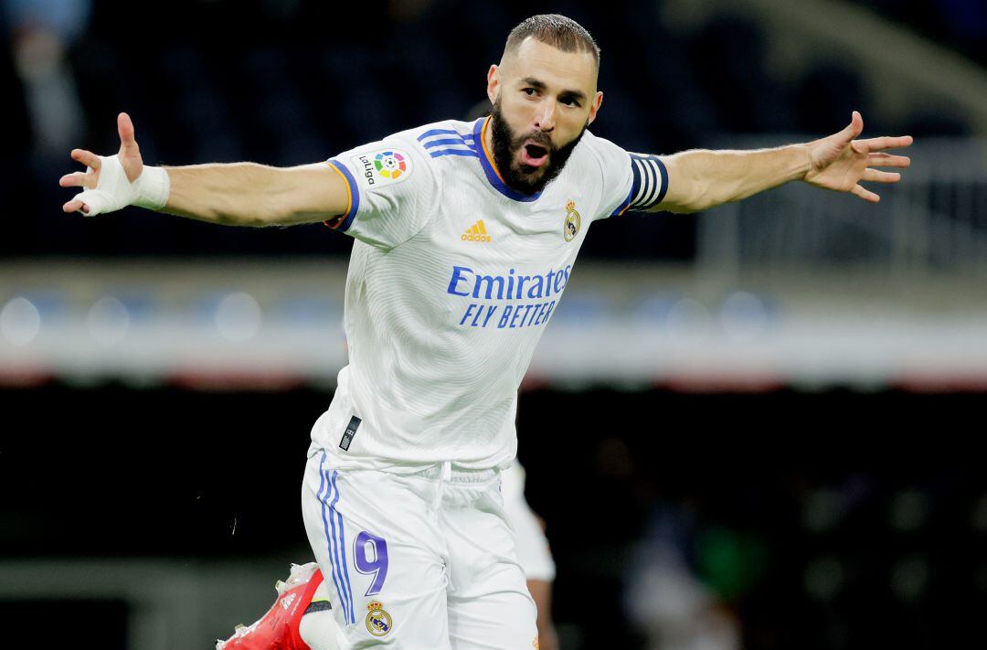 Benzema celebra un gol durante un partido de esta temporada