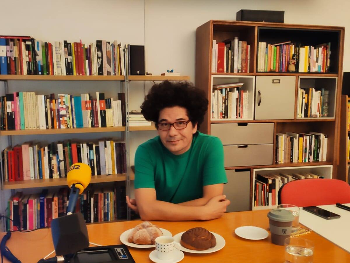 Desayunando con... Juan Pablo Villalobos: pan de muerto y concha de chocolate