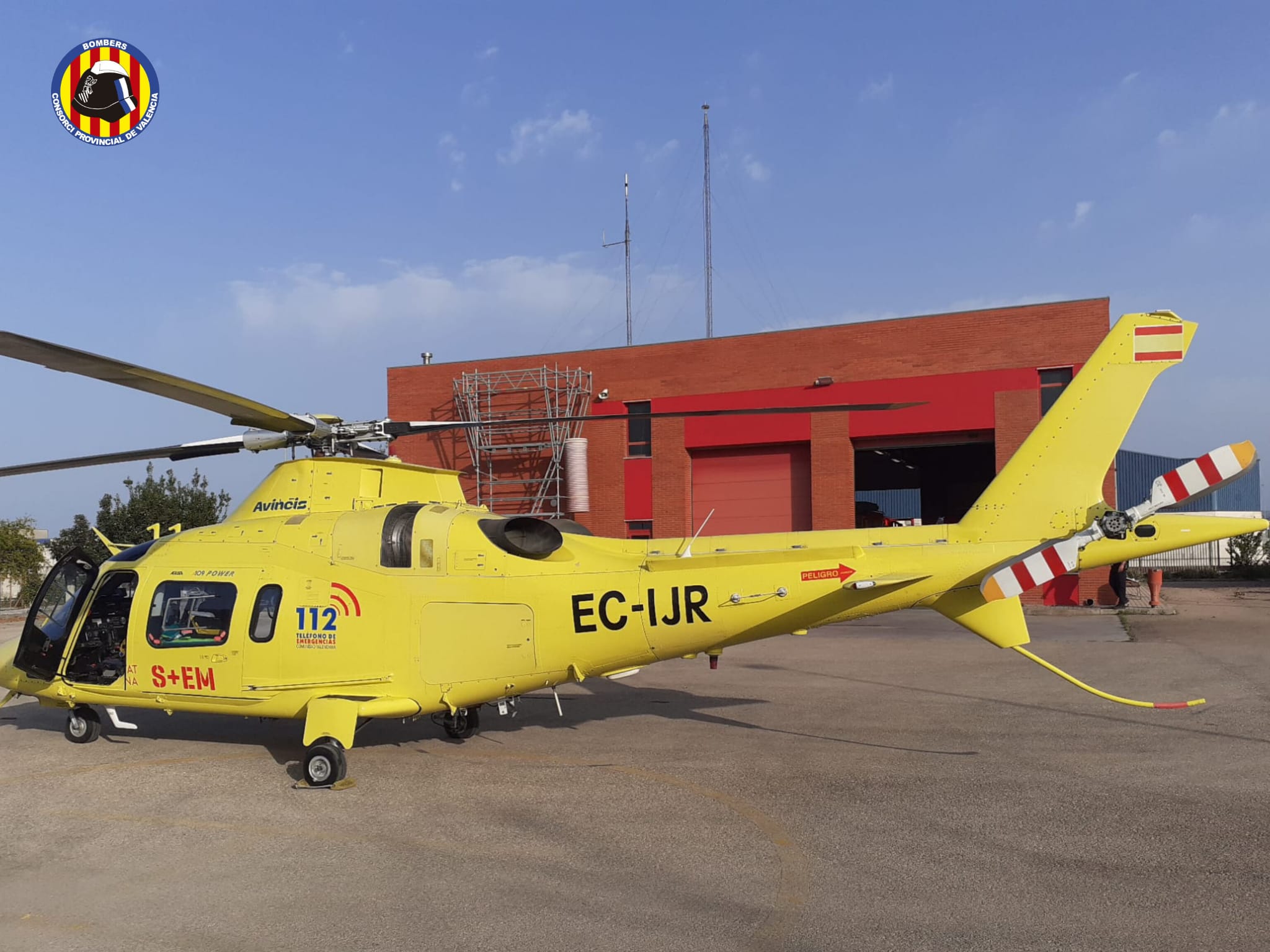 Helicóptero medicalizado que trasladaba al menor hasta el hospital La Fe de Valencia.