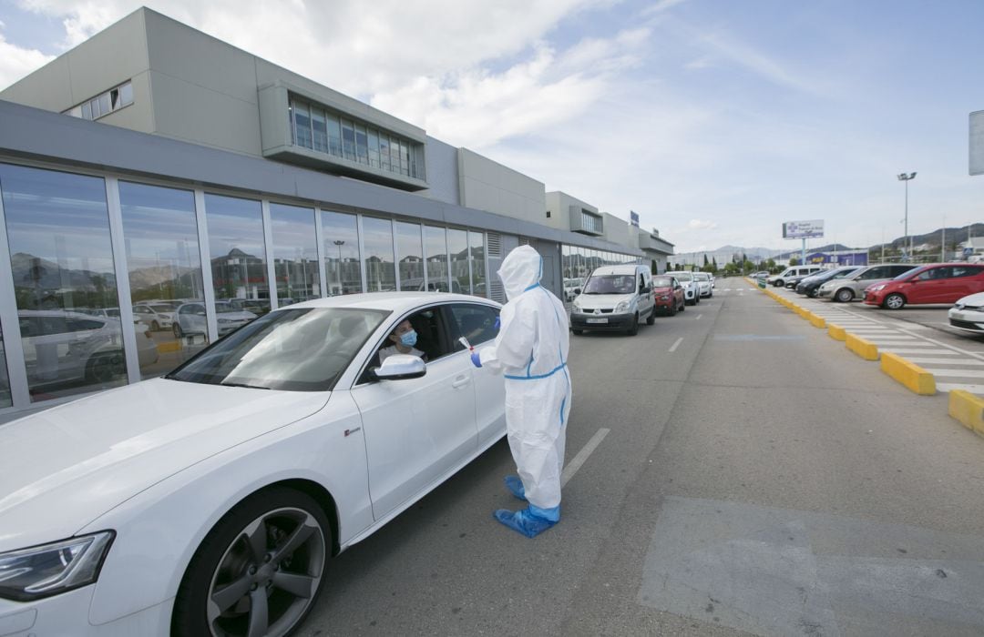 Pruebas PCR en el hospital comarcal de Gandia