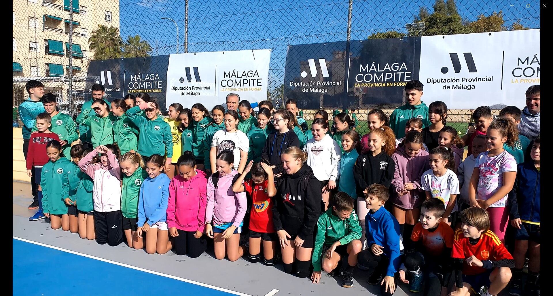Niños y niñas participantes en la Jornada Promocional Balonmano en tu Comarca