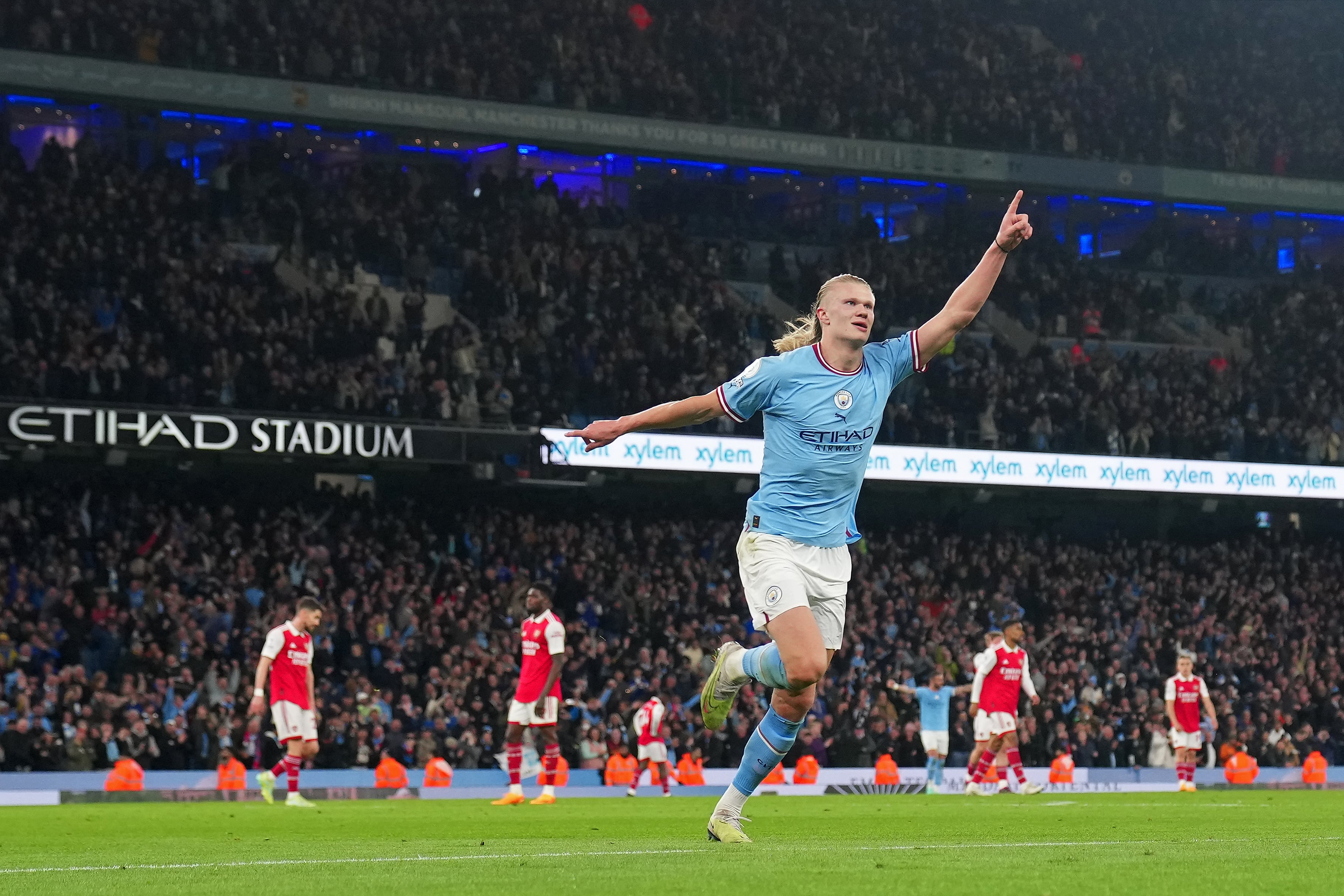 Un desmelenado Haaland celebra el 4-1 definitivo ante el Arsenal