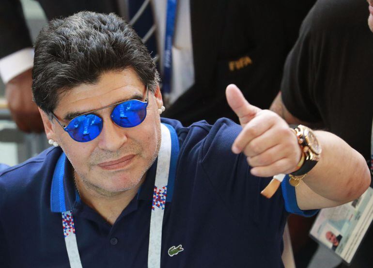 Maradona en el partido Francia-Argentina en los octavos de final del Mundial de Rusia 2018 