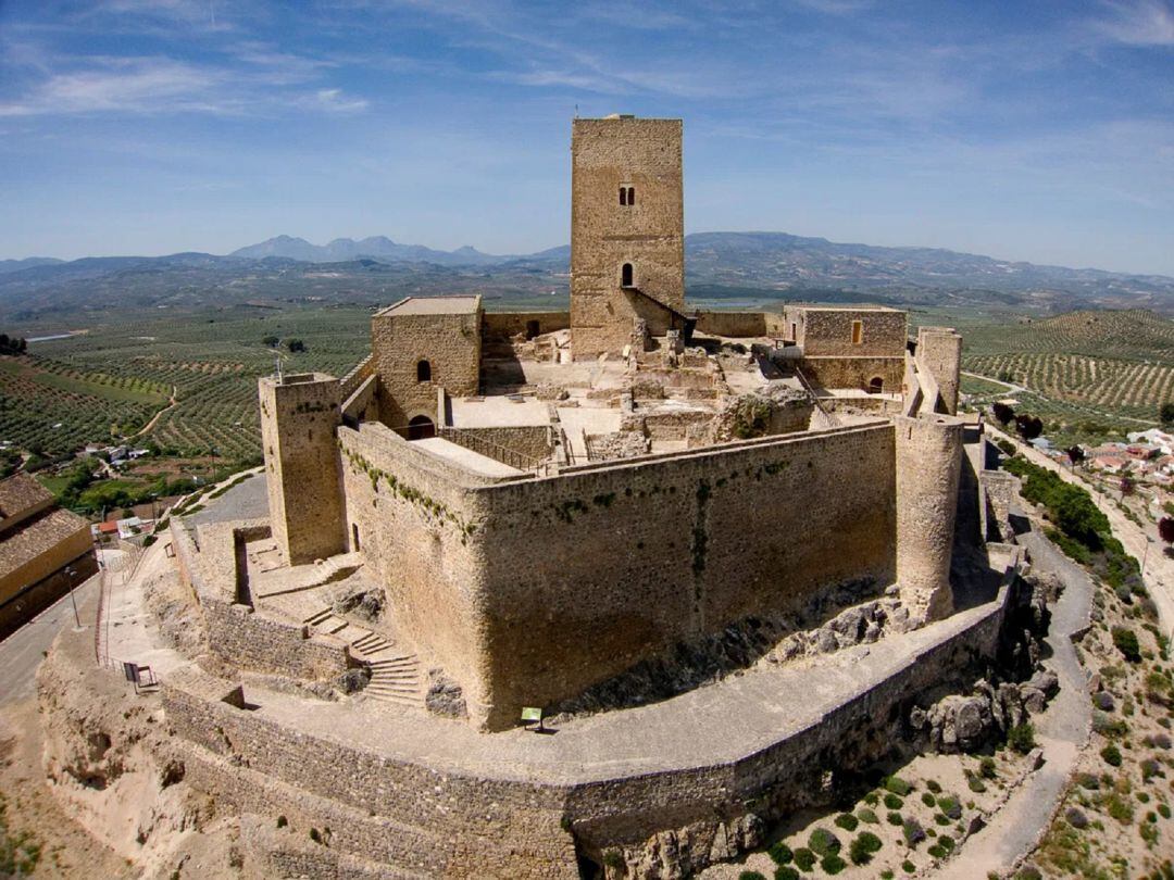 El magnífico Castillo de Alcaudete, es uno de los grandes atractivos turísticos de Jaén